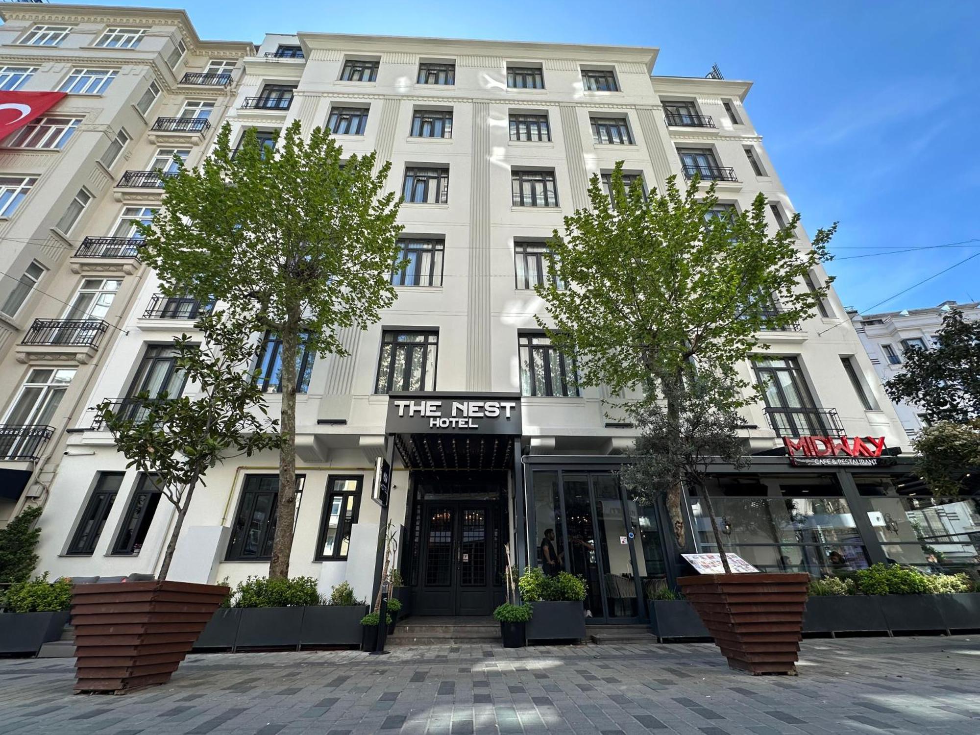 Hotel The Nest 4*